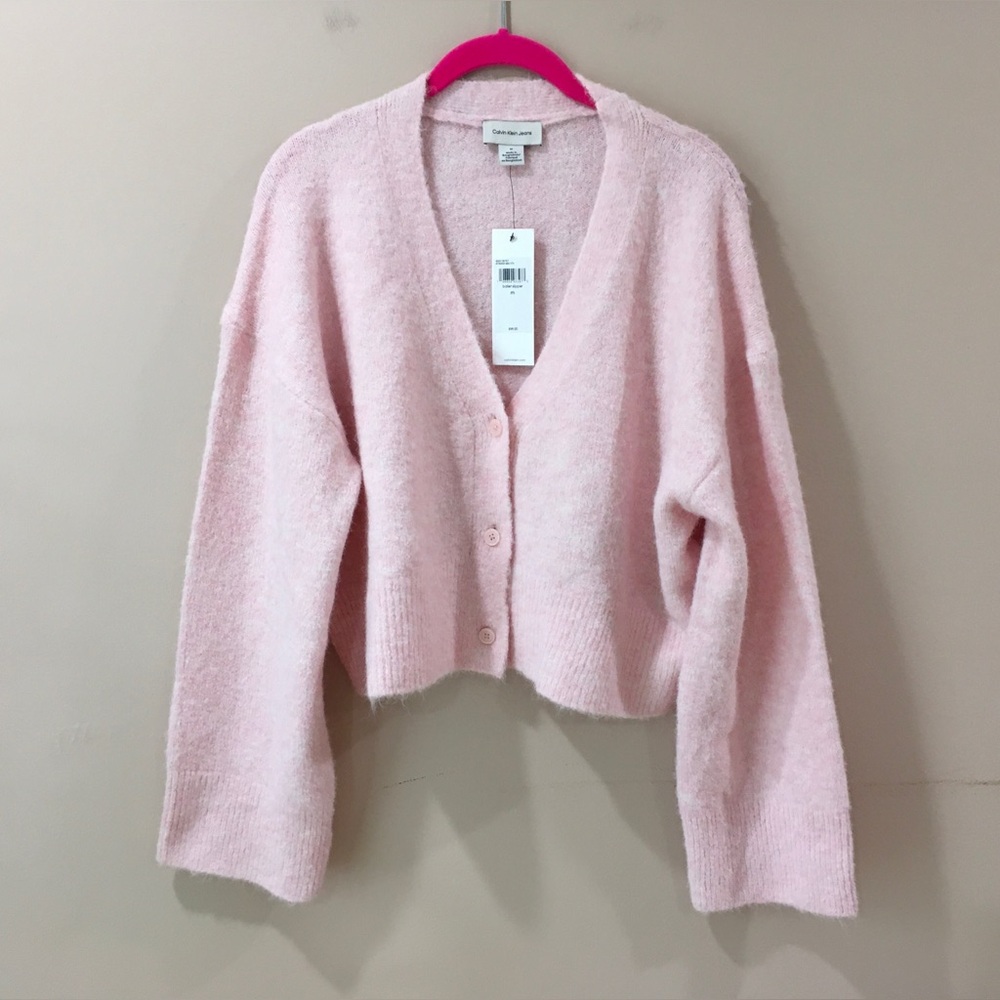 NWT Calvin Klein Jeans Women's M Pink Fuzzy Cropped Cardigan Sweater Top Buttons - Picture 1 of 8
